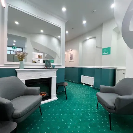 Revelton Aparthotel 4*