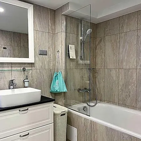 Revelton Aparthotel 4*