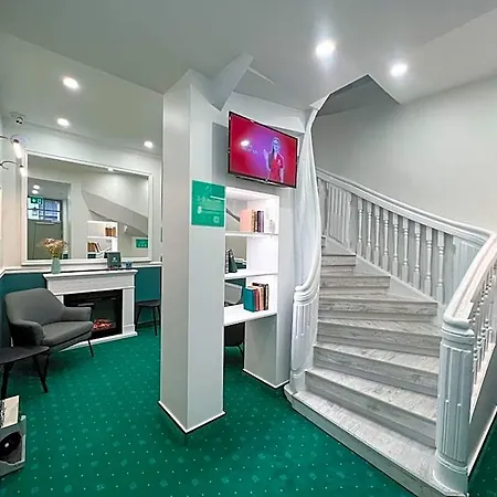 Revelton Aparthotel