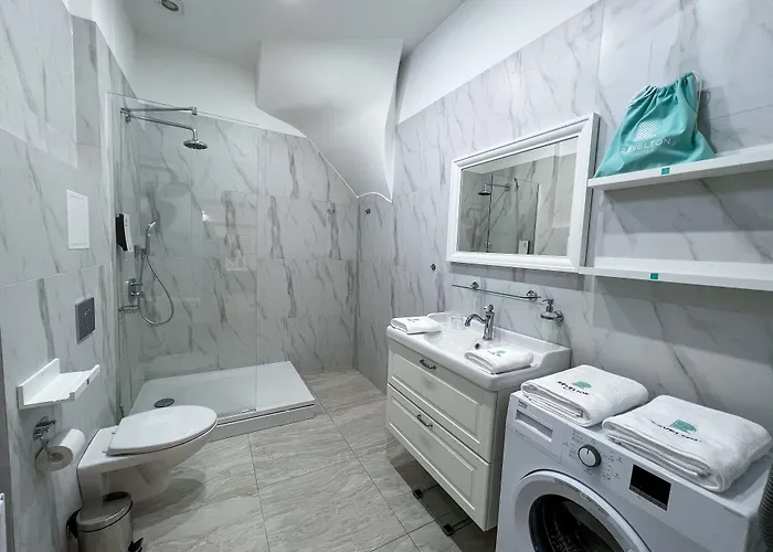 Revelton Aparthotel 4*