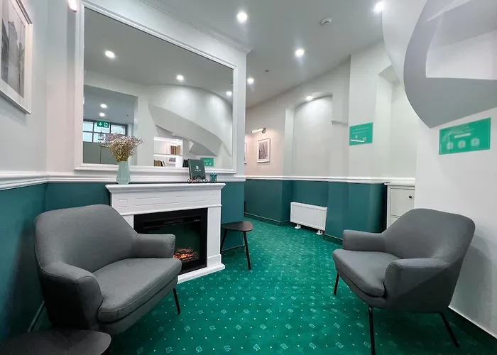 Revelton Aparthotel 4*